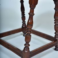 17th century Small Low Oak Gateleg Table - Image 2