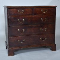 18th century Oak Chest of Drawers