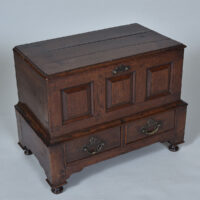 Exceptional 18th century Welsh Oak Coffer Bach - Image 2