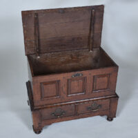 Exceptional 18th century Welsh Oak Coffer Bach - Image 3