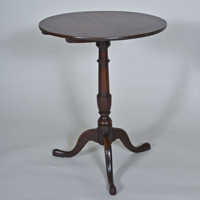 18th century Oak Tripod Table