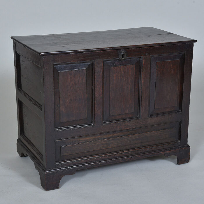 Small 18th century Welsh Oak Coffer