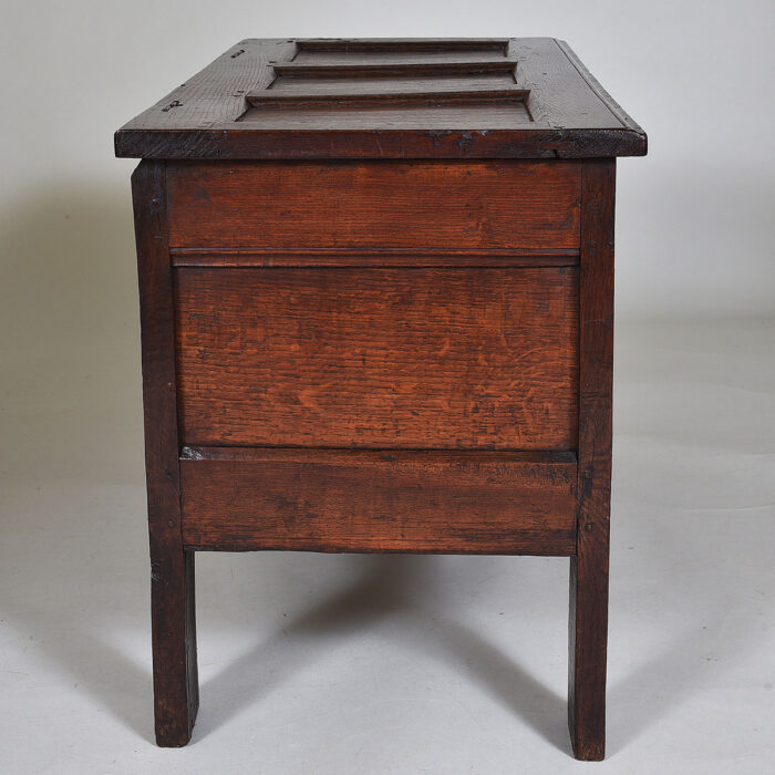 Small 17th century Oak Coffer - Image 3