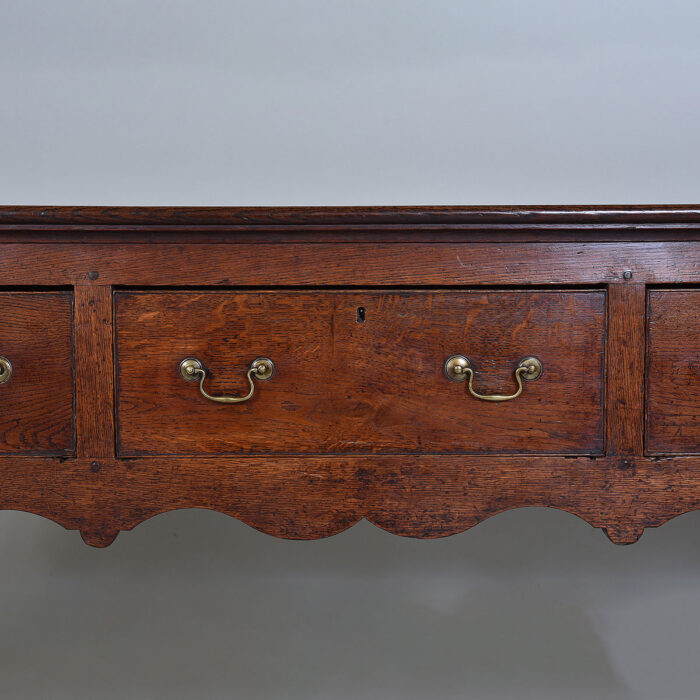 Late 18th century Oak Dresser - Image 3