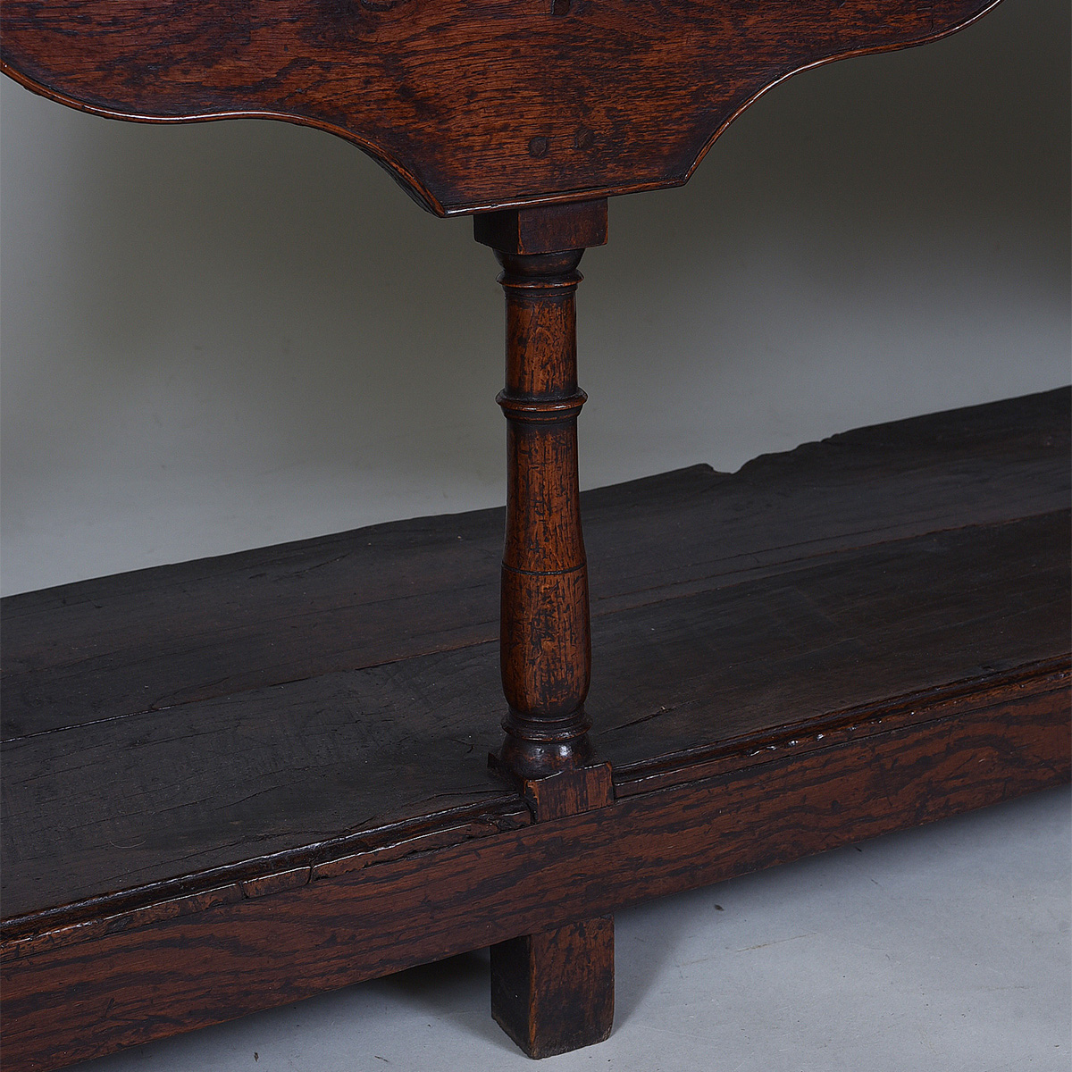 18th century Welsh Oak Dresser - Image 3