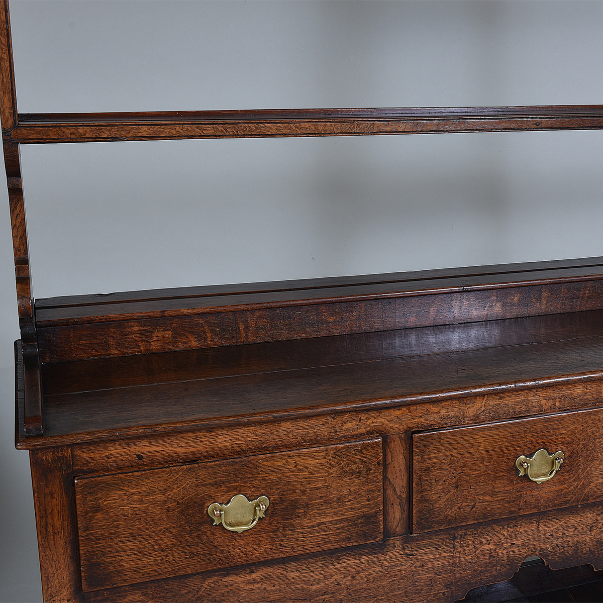 Small Late 18th century Welsh Oak Dresser - Image 2