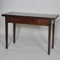 19th century Mahogany Tea Table