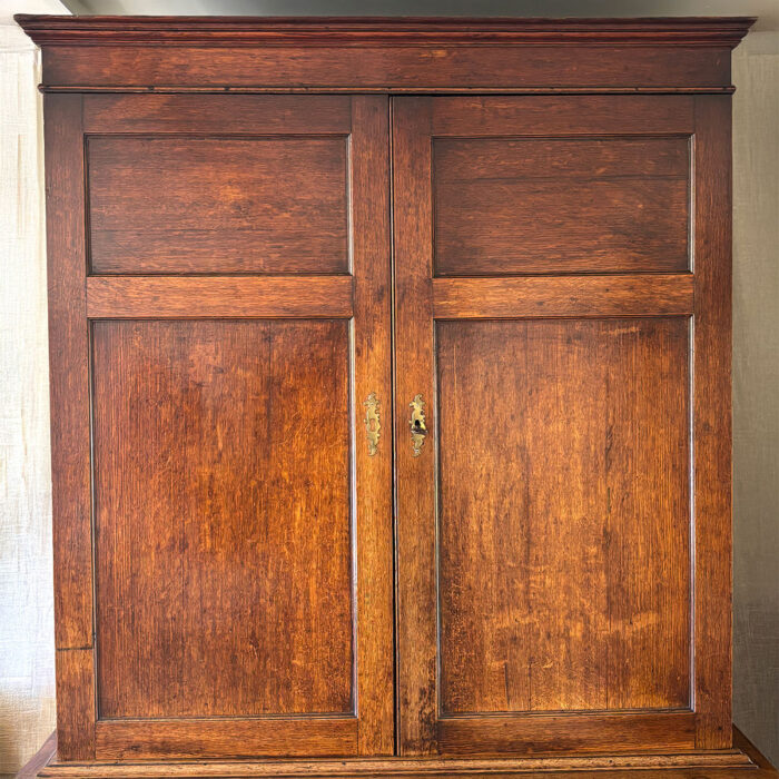 18th century Oak Cupboard - Image 6