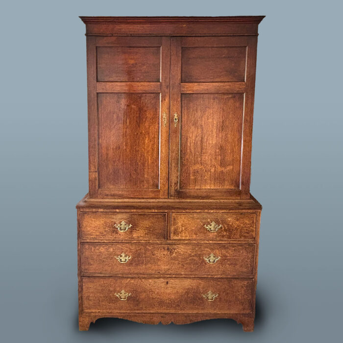 18th century Oak Cupboard